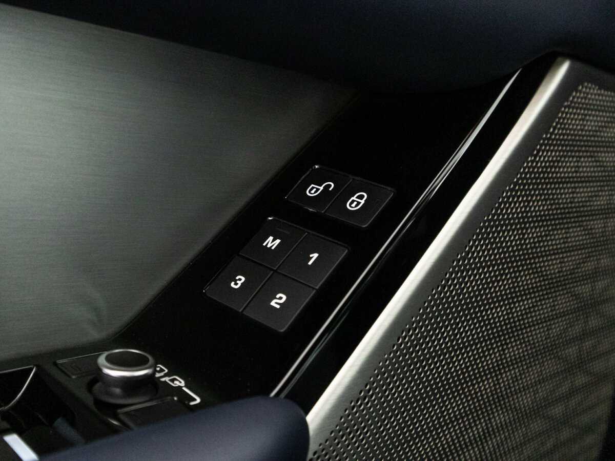 Land Rover Range Rover Velar с пробегом — 2018 год. Фото: #16