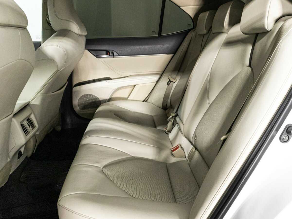 Toyota Camry с пробегом — 2021 год. Фото: #8