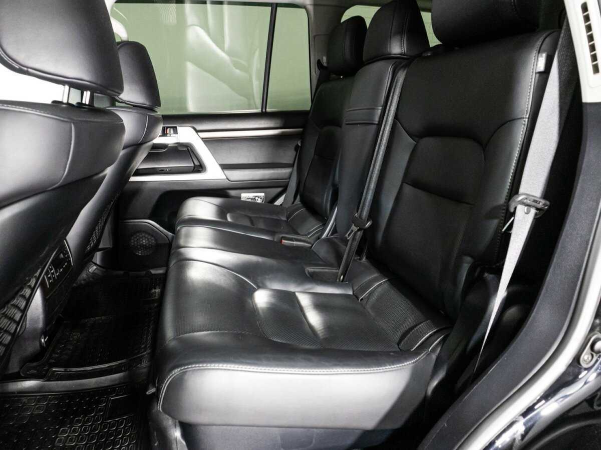 Toyota Land Cruiser с пробегом — 2016 год. Фото: #7