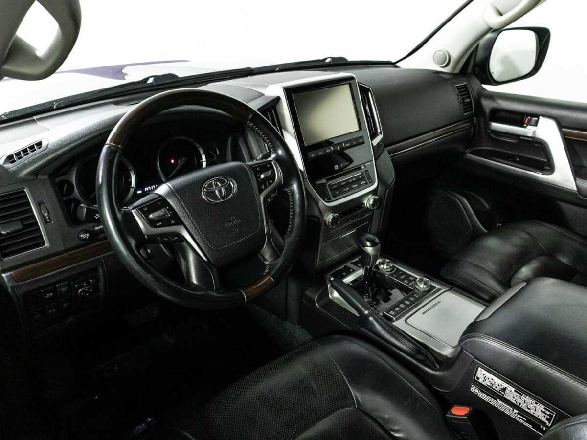 Toyota Land Cruiser с пробегом — 2016 год. Фото: #8