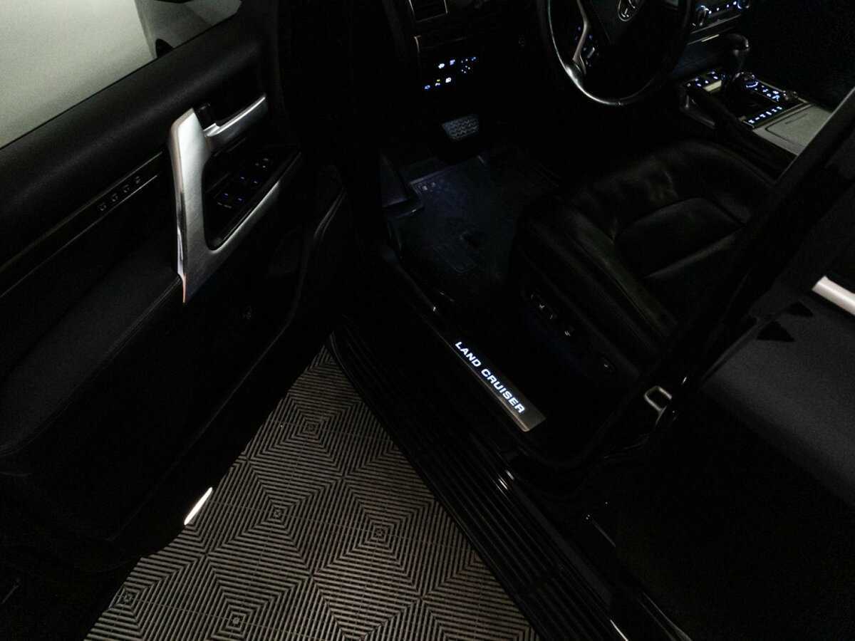 Toyota Land Cruiser с пробегом — 2016 год. Фото: #25