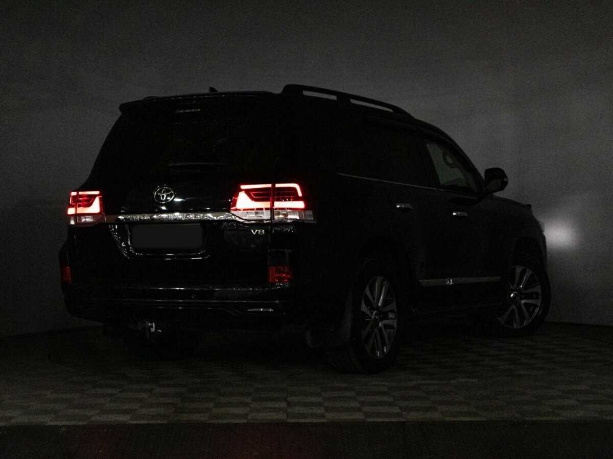 Toyota Land Cruiser с пробегом — 2016 год. Фото: #28