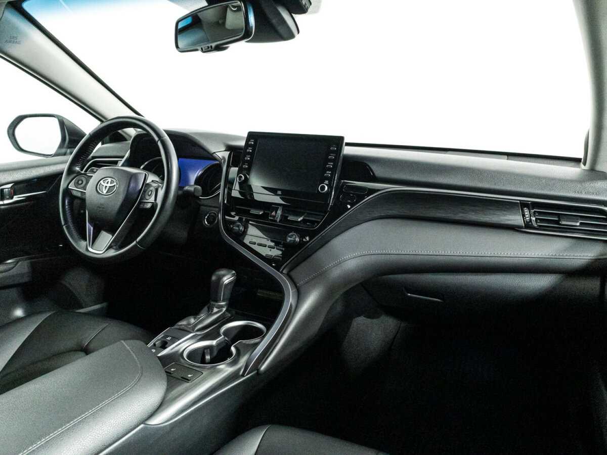 Toyota Camry с пробегом — 2021 год. Фото: #7