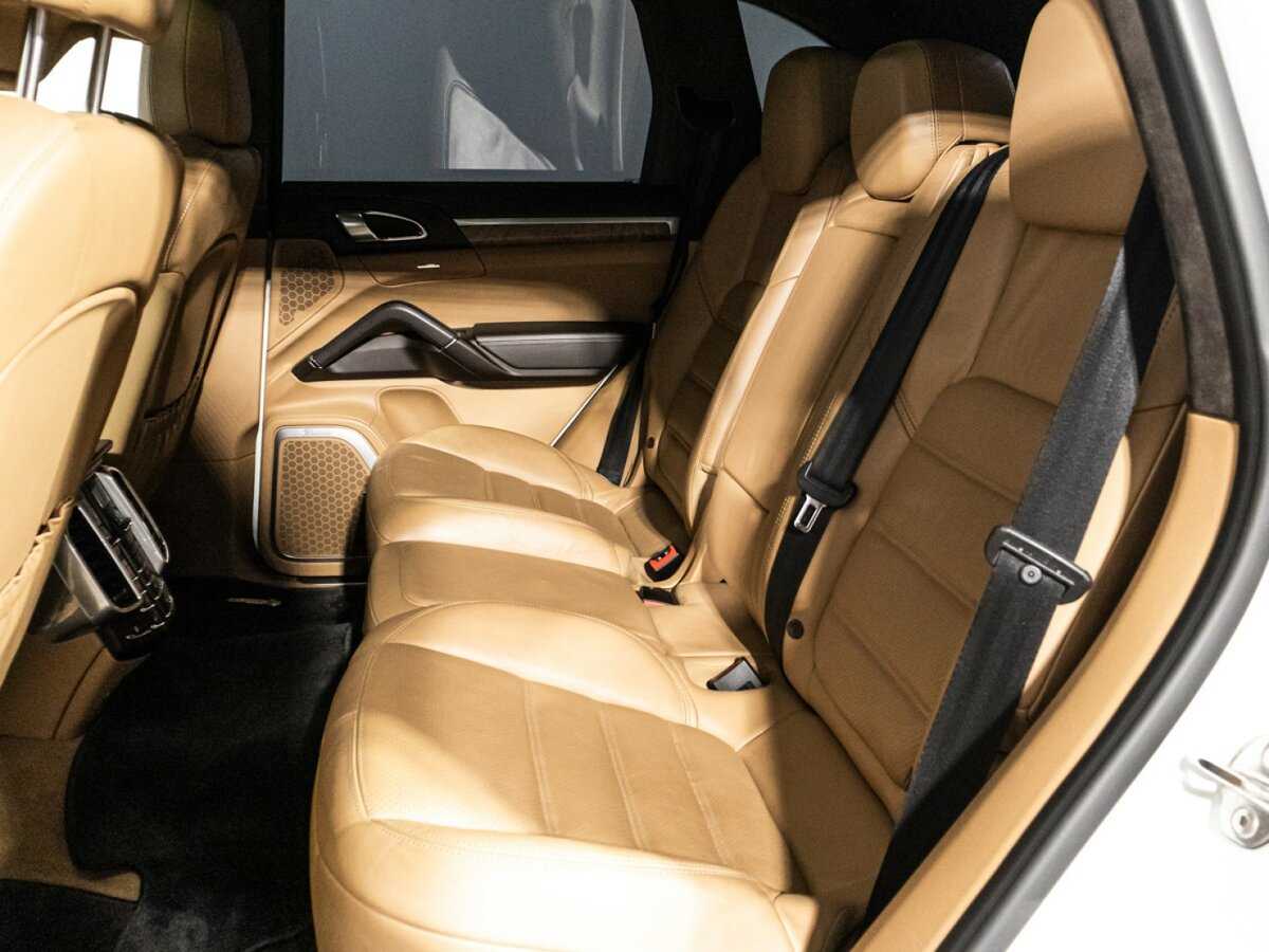 Porsche Cayenne с пробегом — 2015 год. Фото: #7