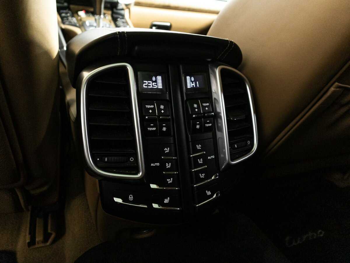 Porsche Cayenne с пробегом — 2015 год. Фото: #22