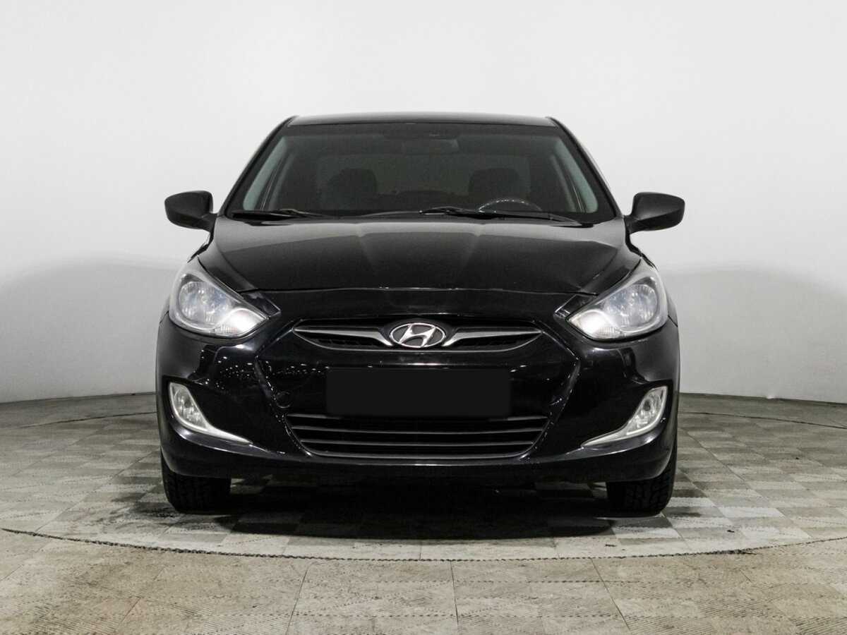 Hyundai Solaris с пробегом — 2011 год. Фото: #1