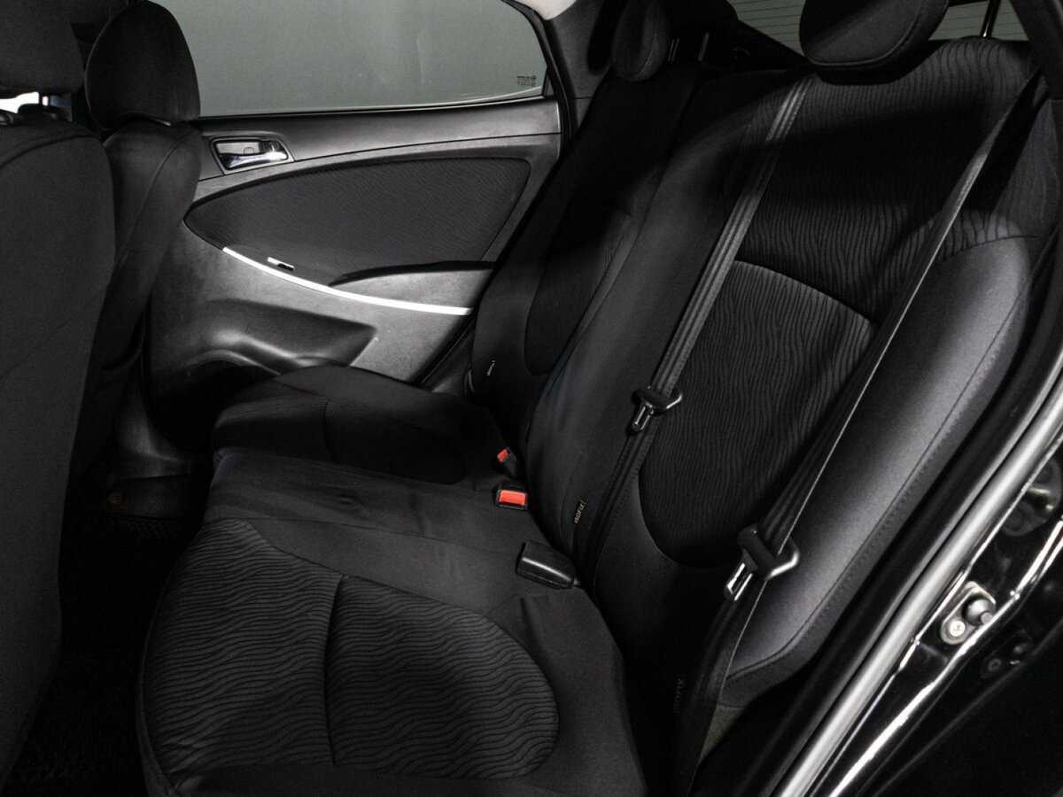 Hyundai Solaris с пробегом — 2011 год. Фото: #9