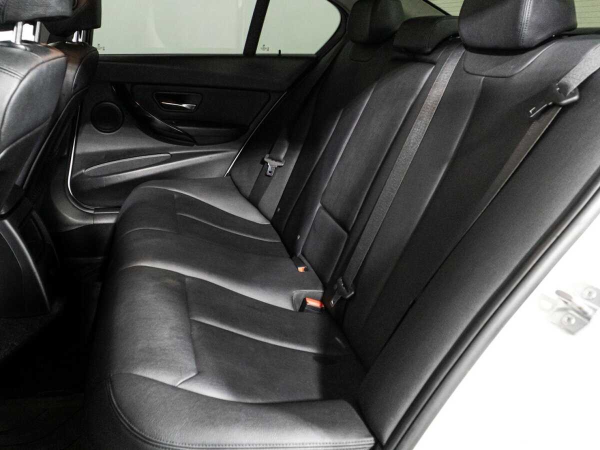 BMW 3 серии с пробегом — 2013 год. Фото: #9