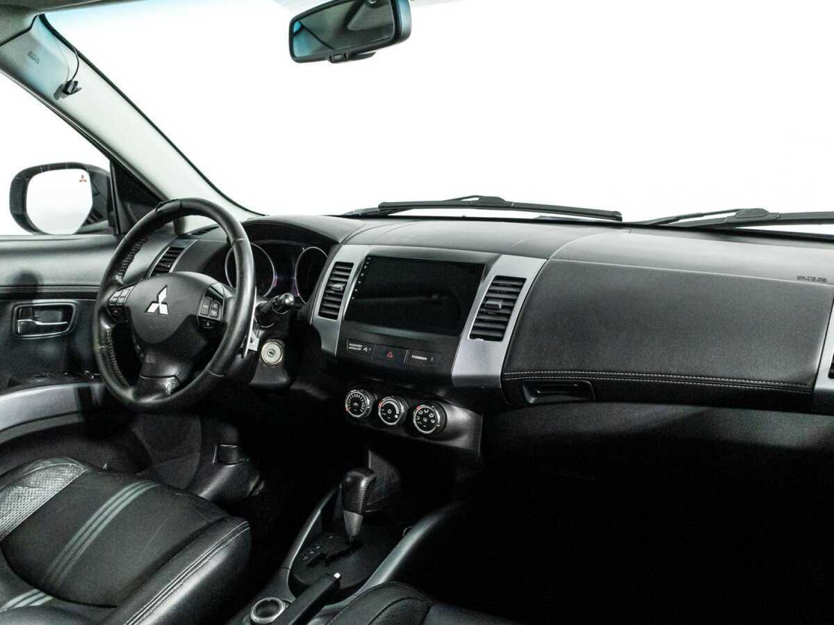 Mitsubishi Outlander с пробегом — 2011 год. Фото: #8