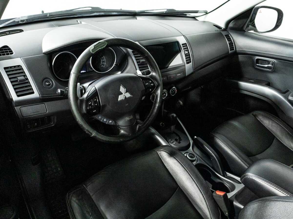 Mitsubishi Outlander с пробегом — 2011 год. Фото: #10