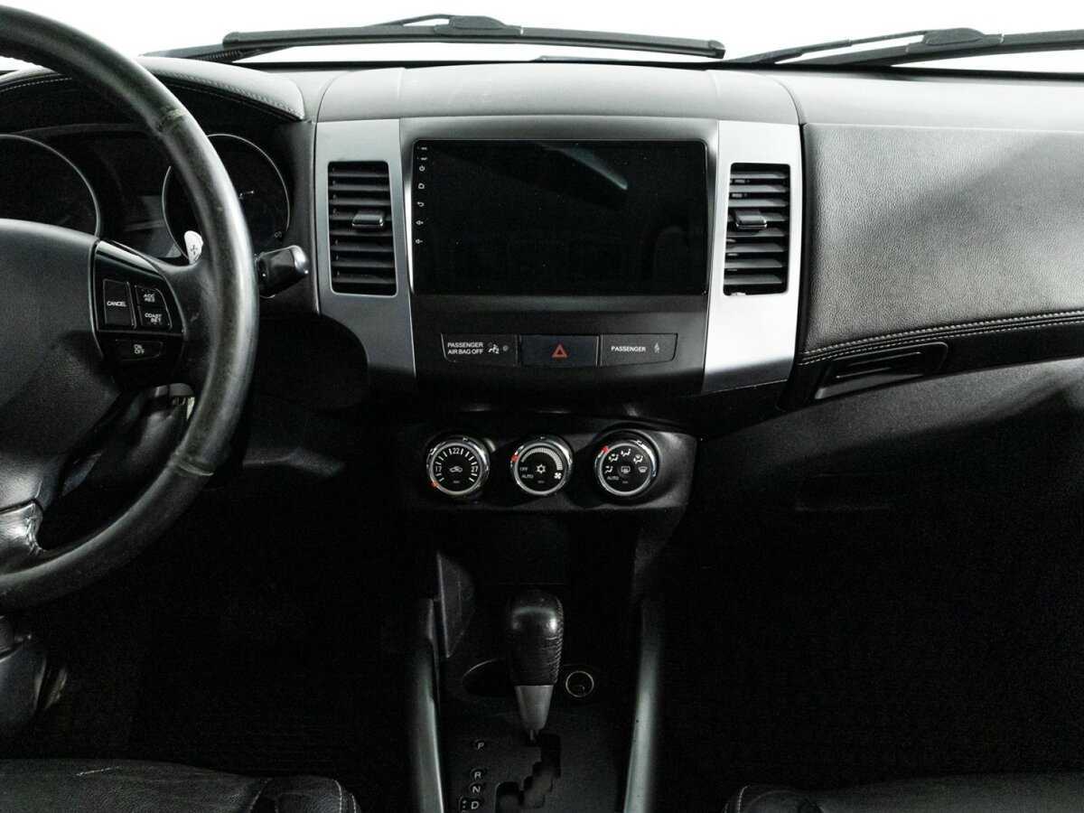 Mitsubishi Outlander с пробегом — 2011 год. Фото: #13