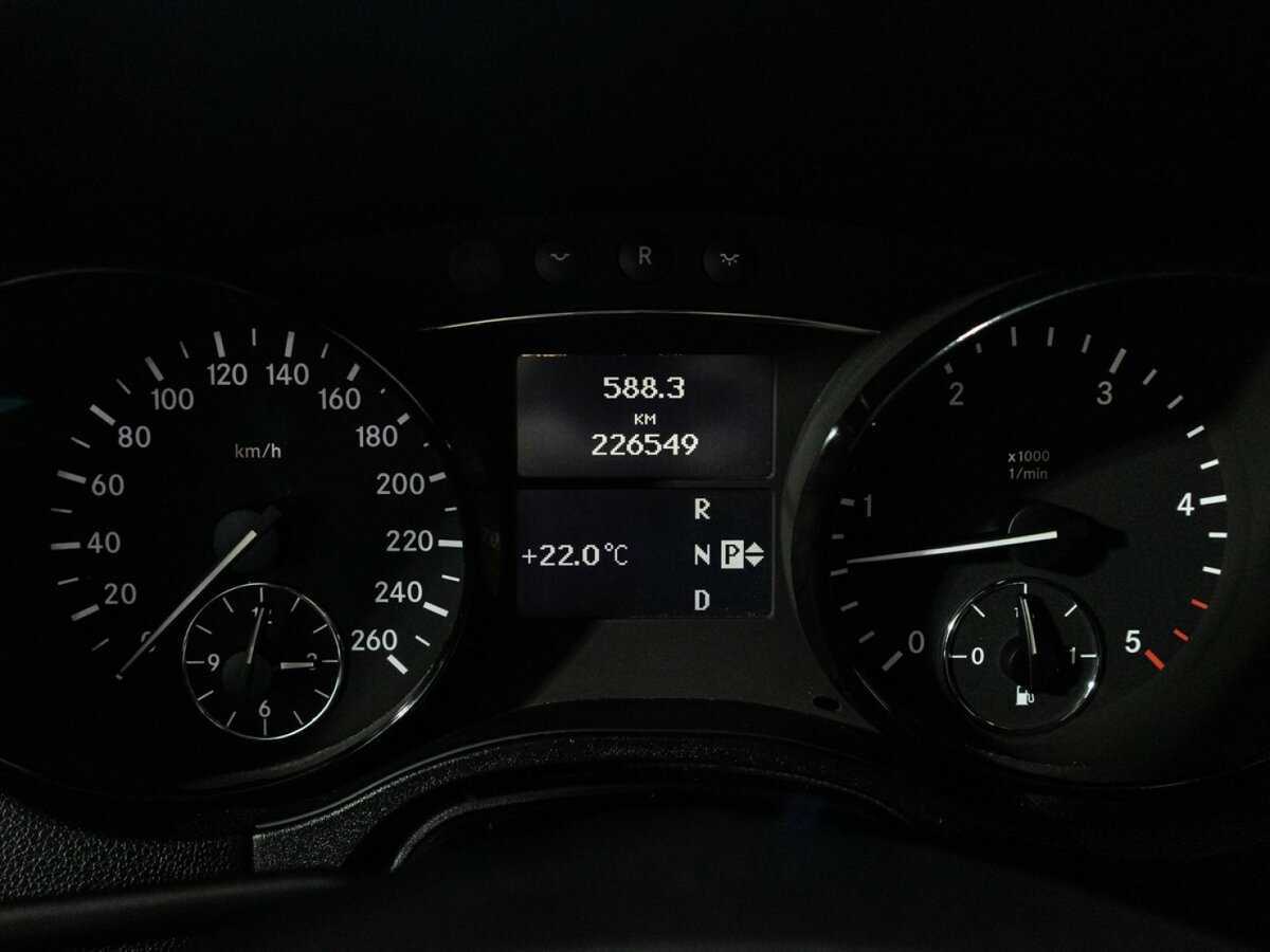 Mercedes-Benz M-Класс с пробегом — 2010 год. Фото: #11