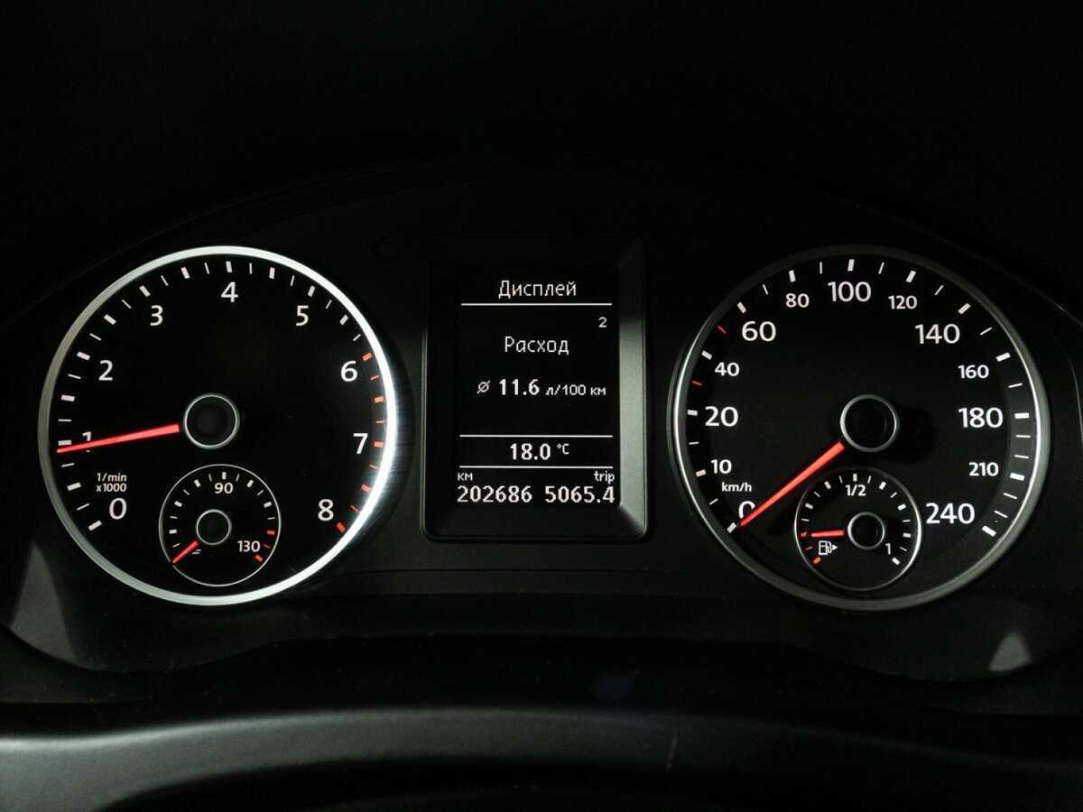 Volkswagen Tiguan с пробегом — 2010 год. Фото: #11