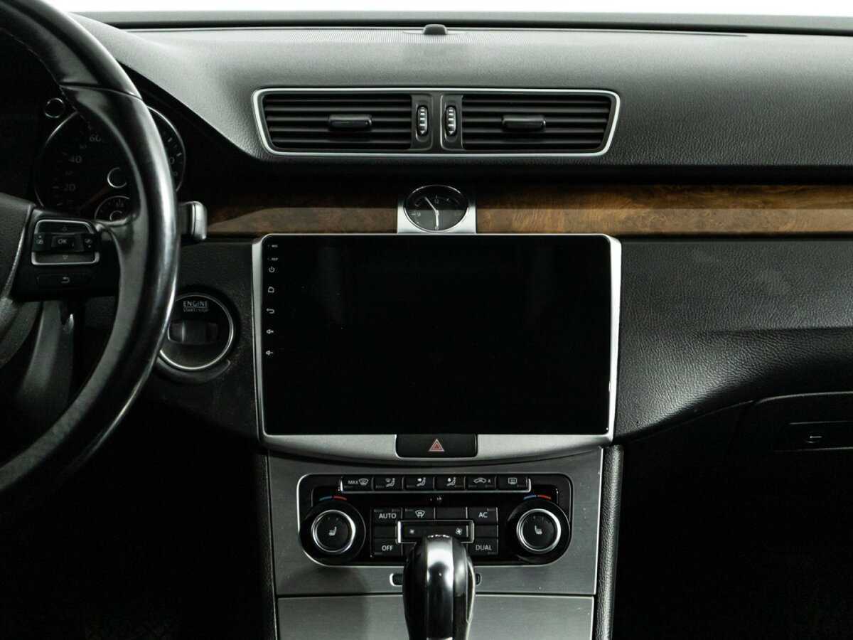 Volkswagen Passat CC с пробегом — 2011 год. Фото: #13