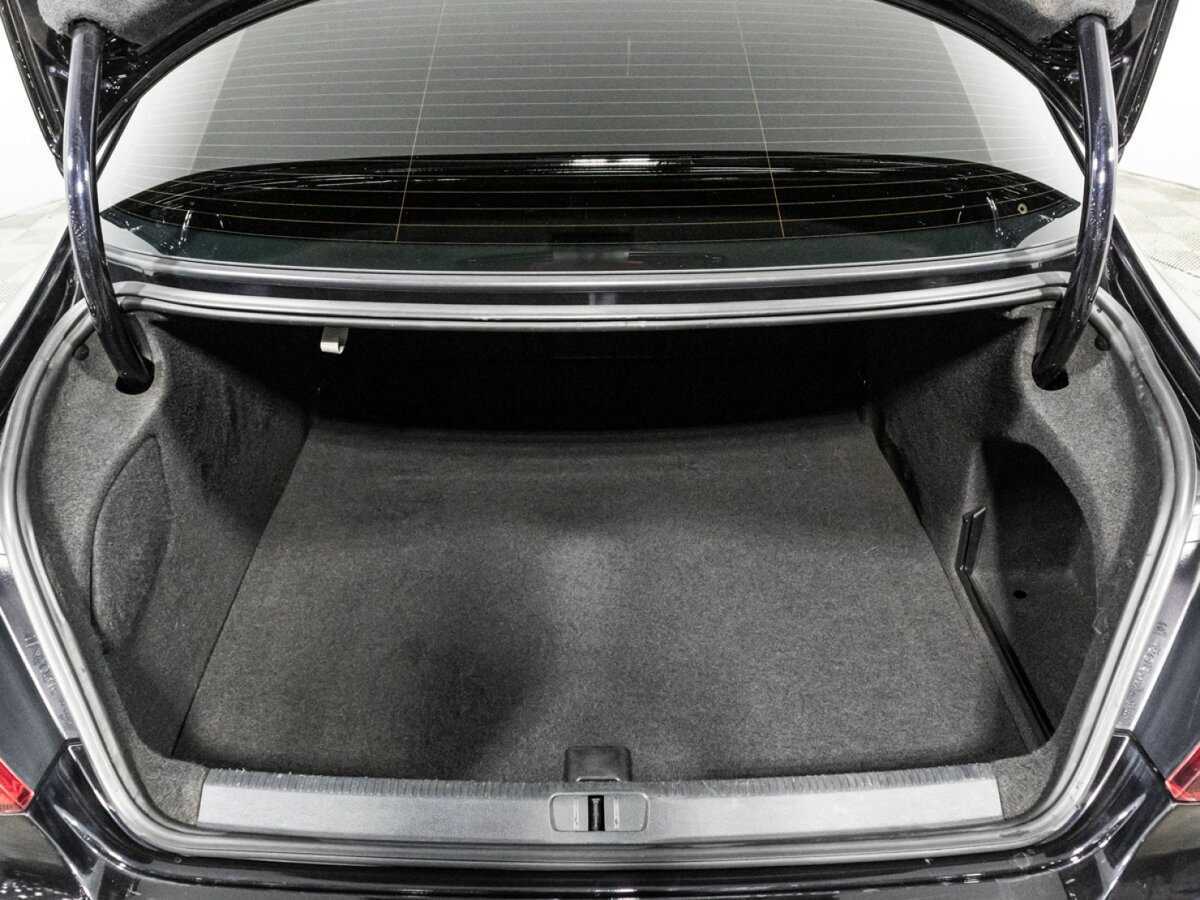 Volkswagen Passat CC с пробегом — 2011 год. Фото: #14