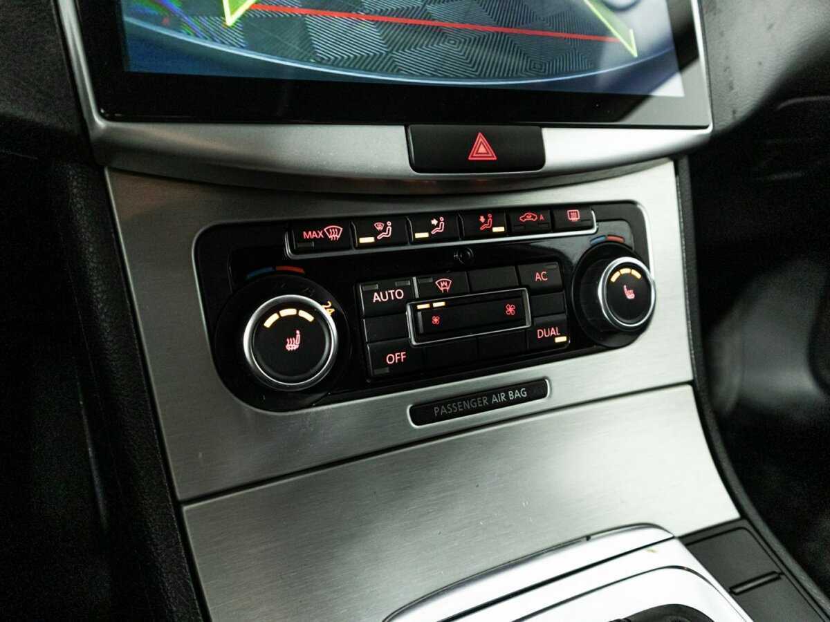 Volkswagen Passat CC с пробегом — 2011 год. Фото: #16