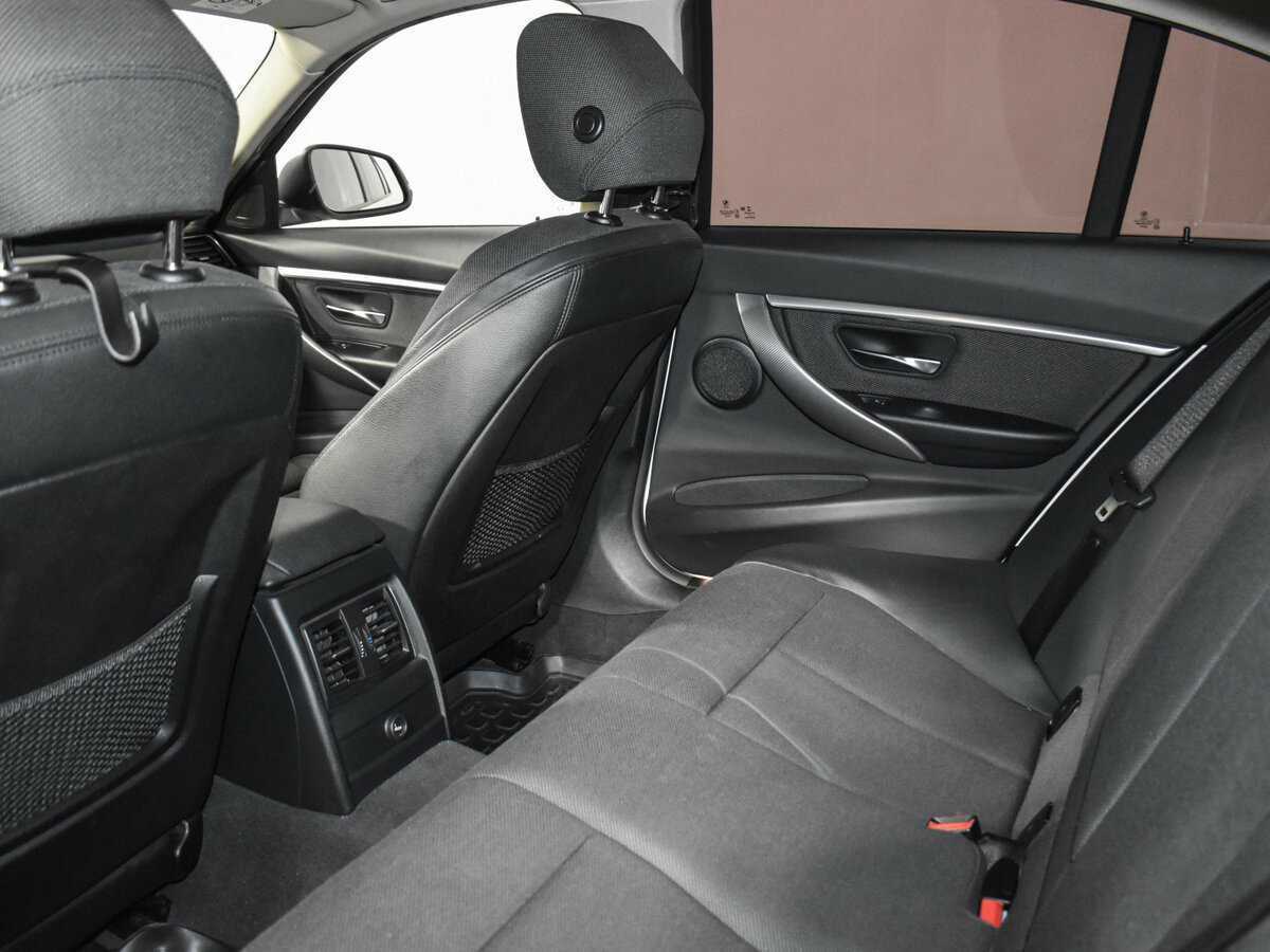 BMW 3 серии с пробегом — 2017 год. Фото: #12