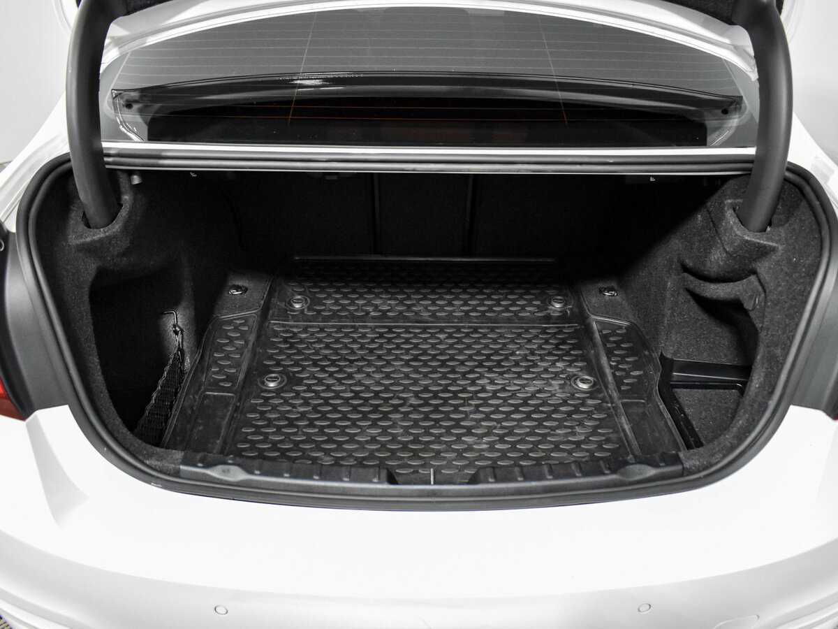 BMW 3 серии с пробегом — 2017 год. Фото: #14