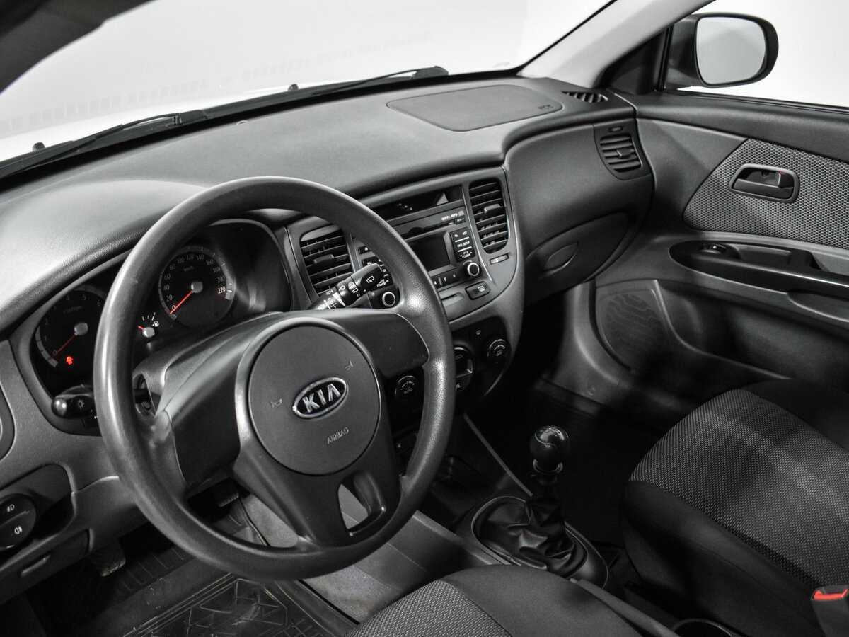 Kia Rio с пробегом — 2010 год. Фото: #8