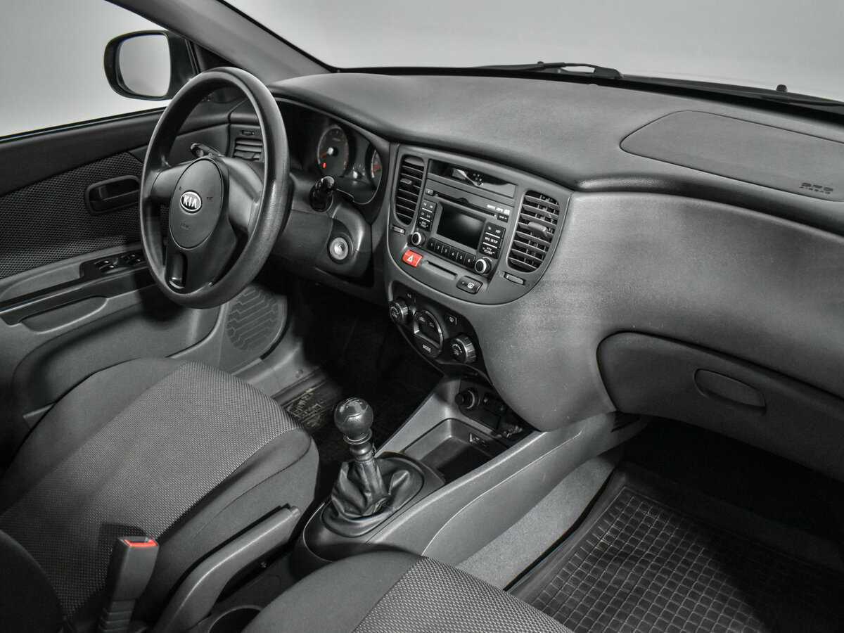 Kia Rio с пробегом — 2010 год. Фото: #12