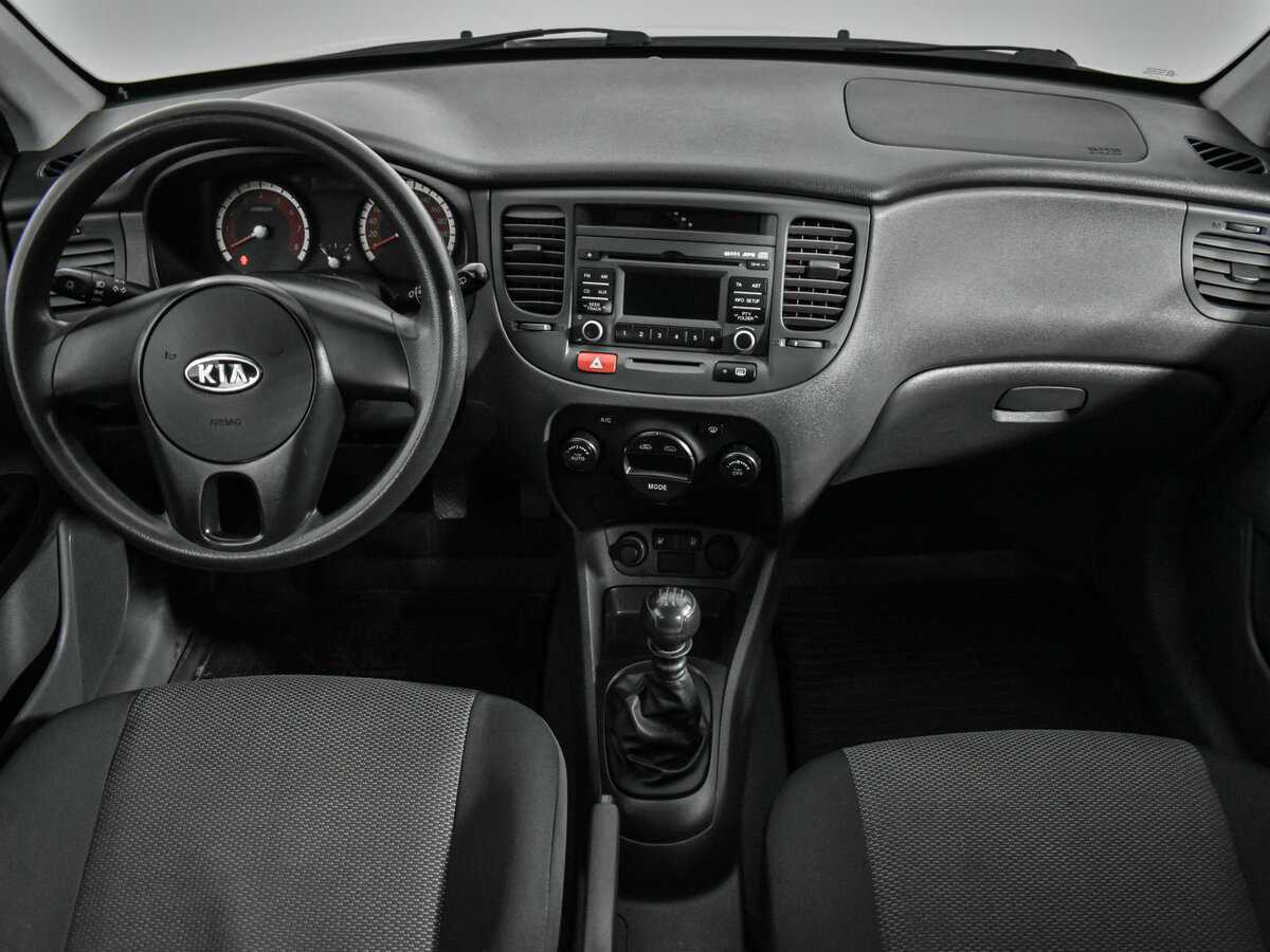 Kia Rio с пробегом — 2010 год. Фото: #13