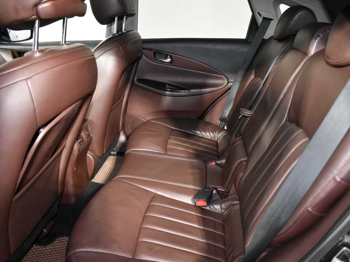 Infiniti EX с пробегом — 2008 год. Фото: #9