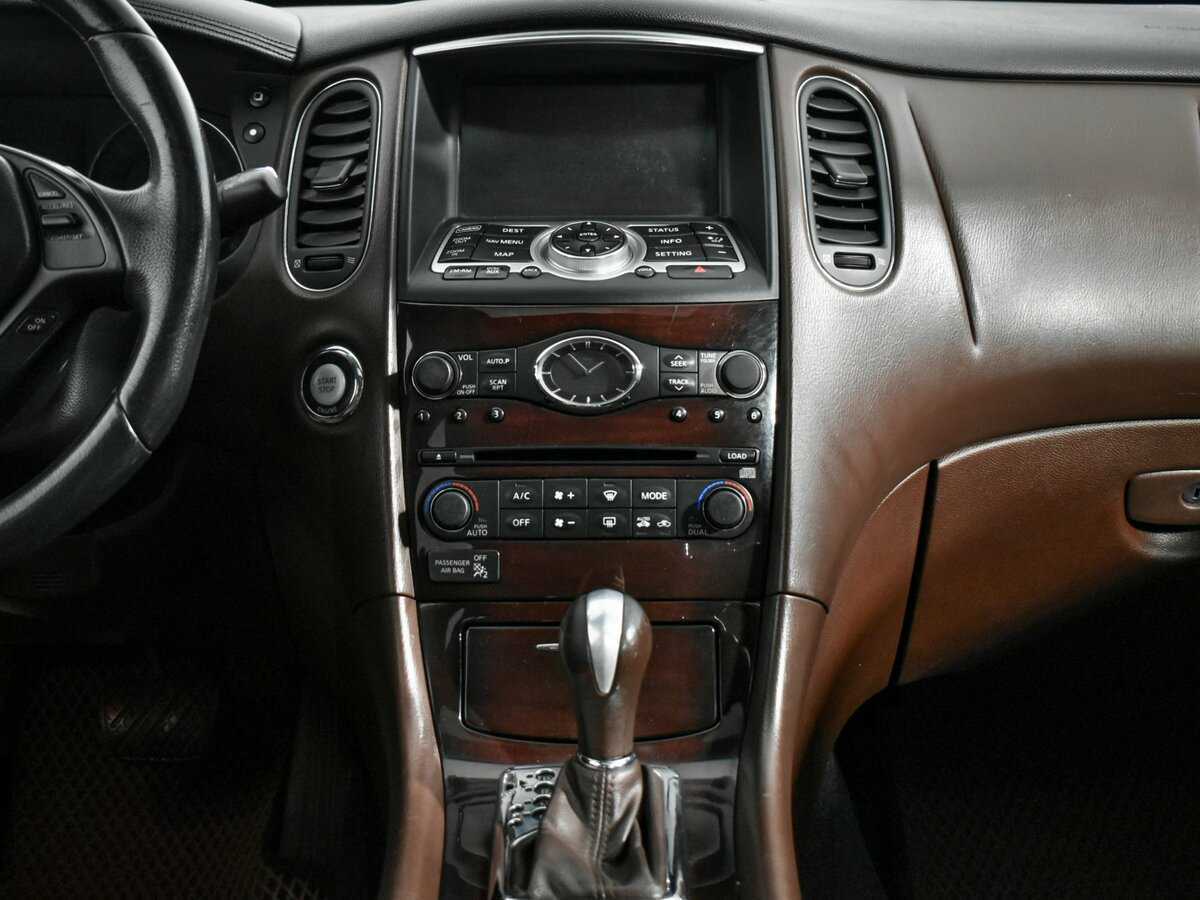 Infiniti EX с пробегом — 2008 год. Фото: #11