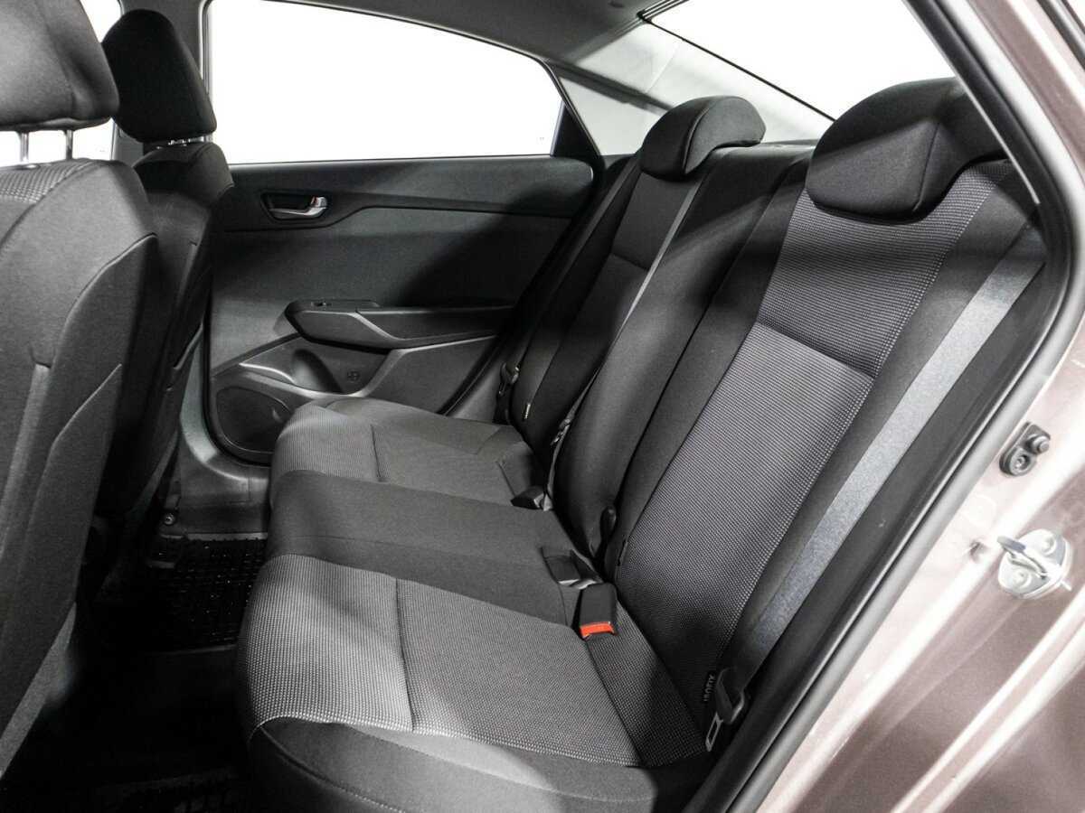 Hyundai Solaris с пробегом — 2021 год. Фото: #9