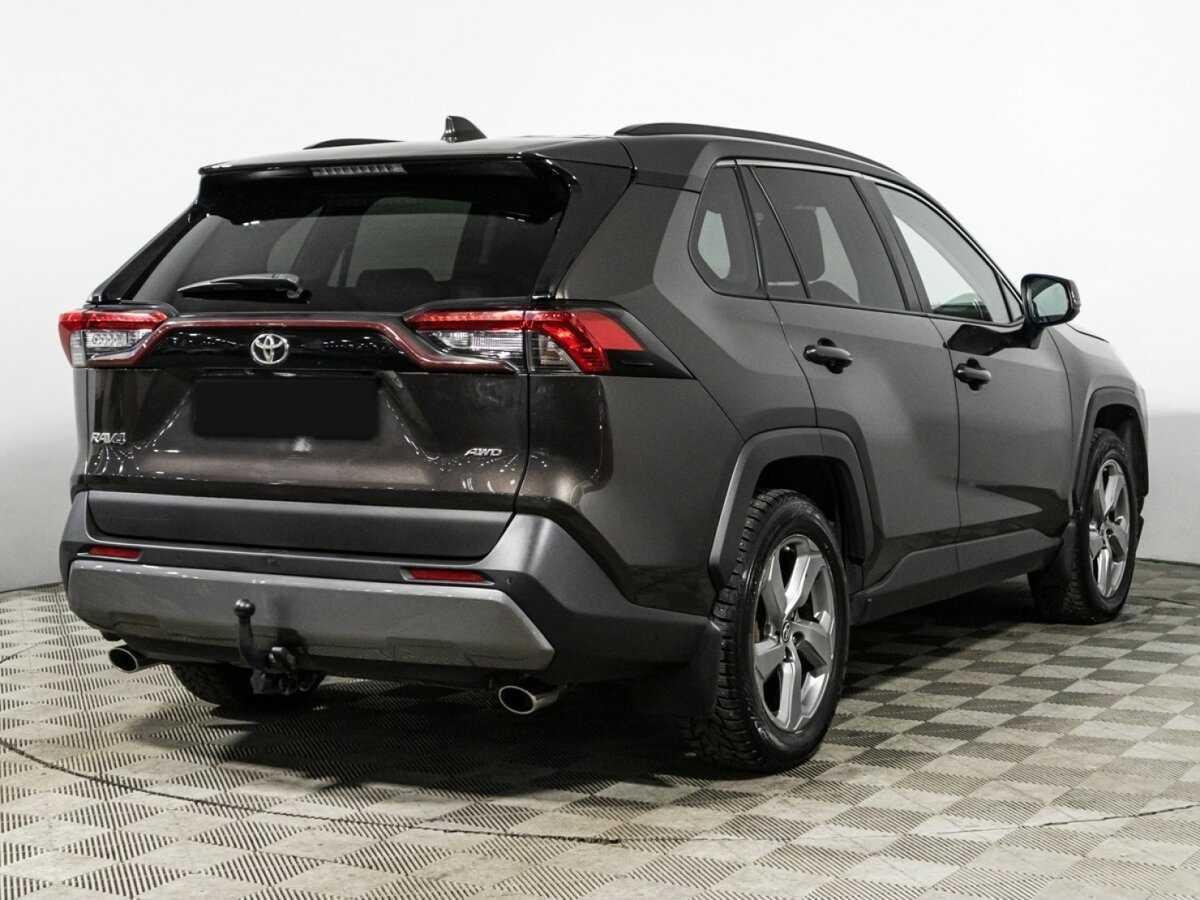 Toyota RAV4 с пробегом — 2021 год. Фото: #4