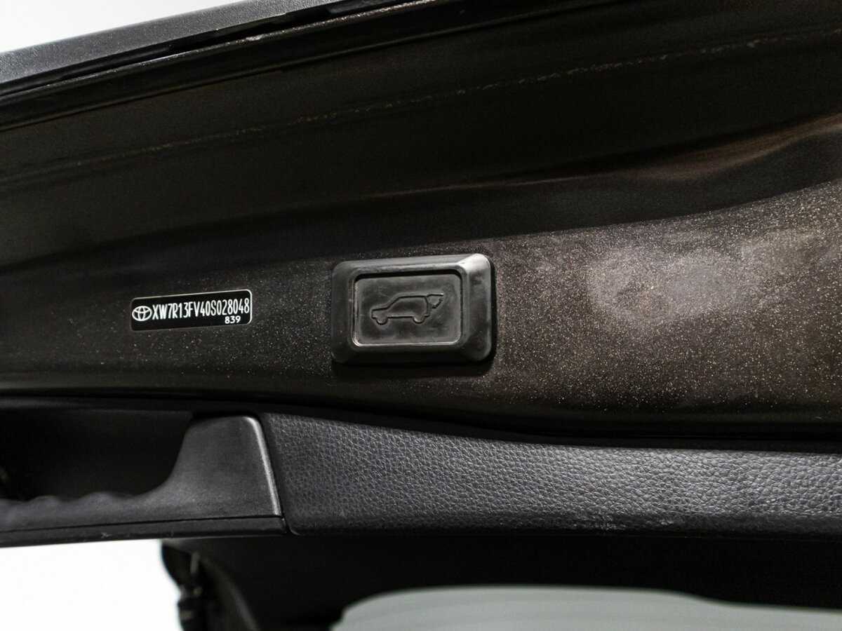 Toyota RAV4 с пробегом — 2021 год. Фото: #15