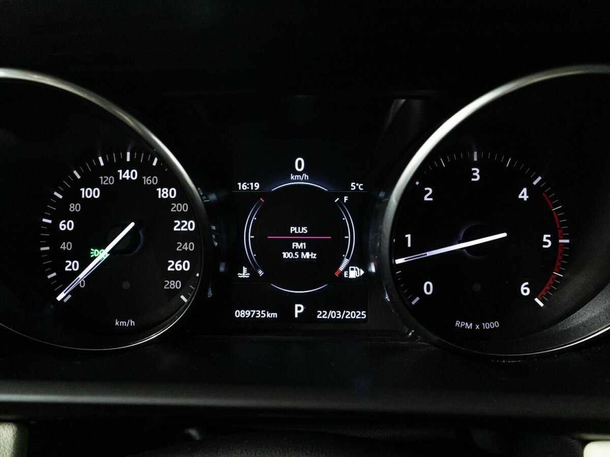 Land Rover Range Rover Sport с пробегом — 2016 год. Фото: #10