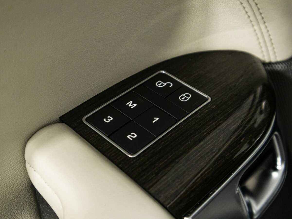 Land Rover Range Rover Sport с пробегом — 2016 год. Фото: #17