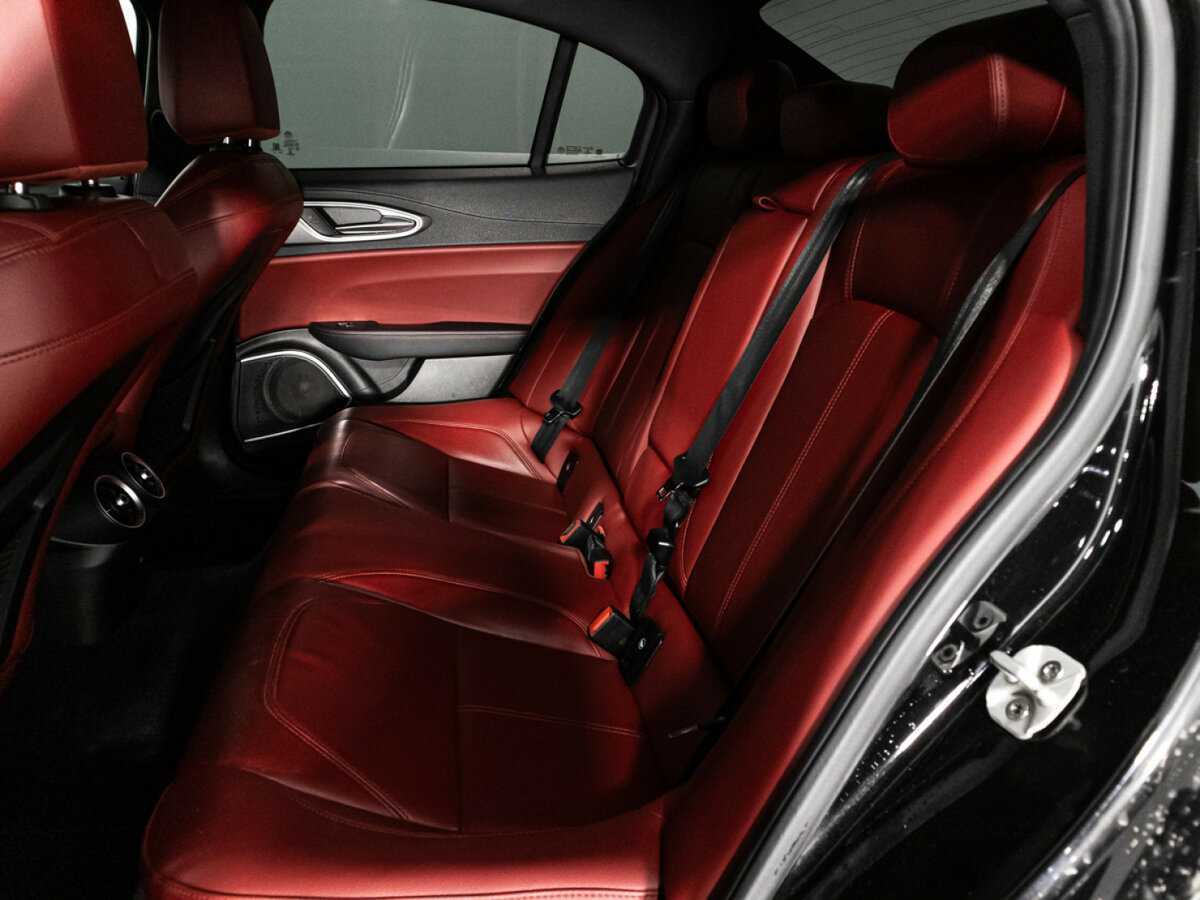 Alfa Romeo Giulia с пробегом — 2019 год. Фото: #9