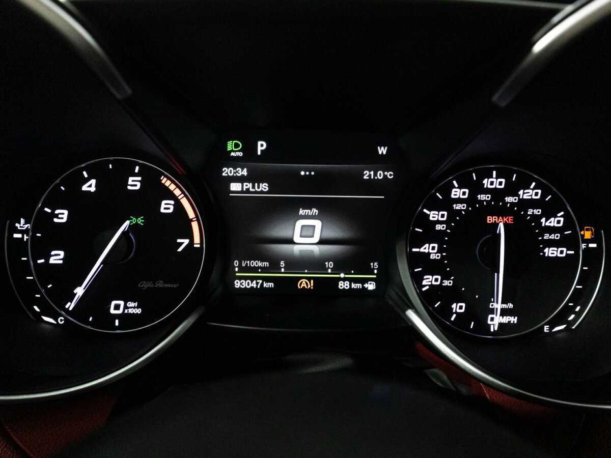 Alfa Romeo Giulia с пробегом — 2019 год. Фото: #11