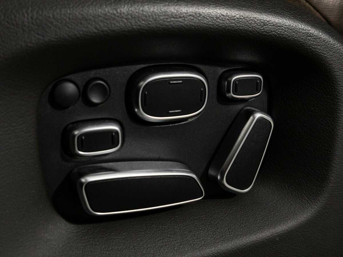 Land Rover Range Rover с пробегом — 2015 год. Фото: #13