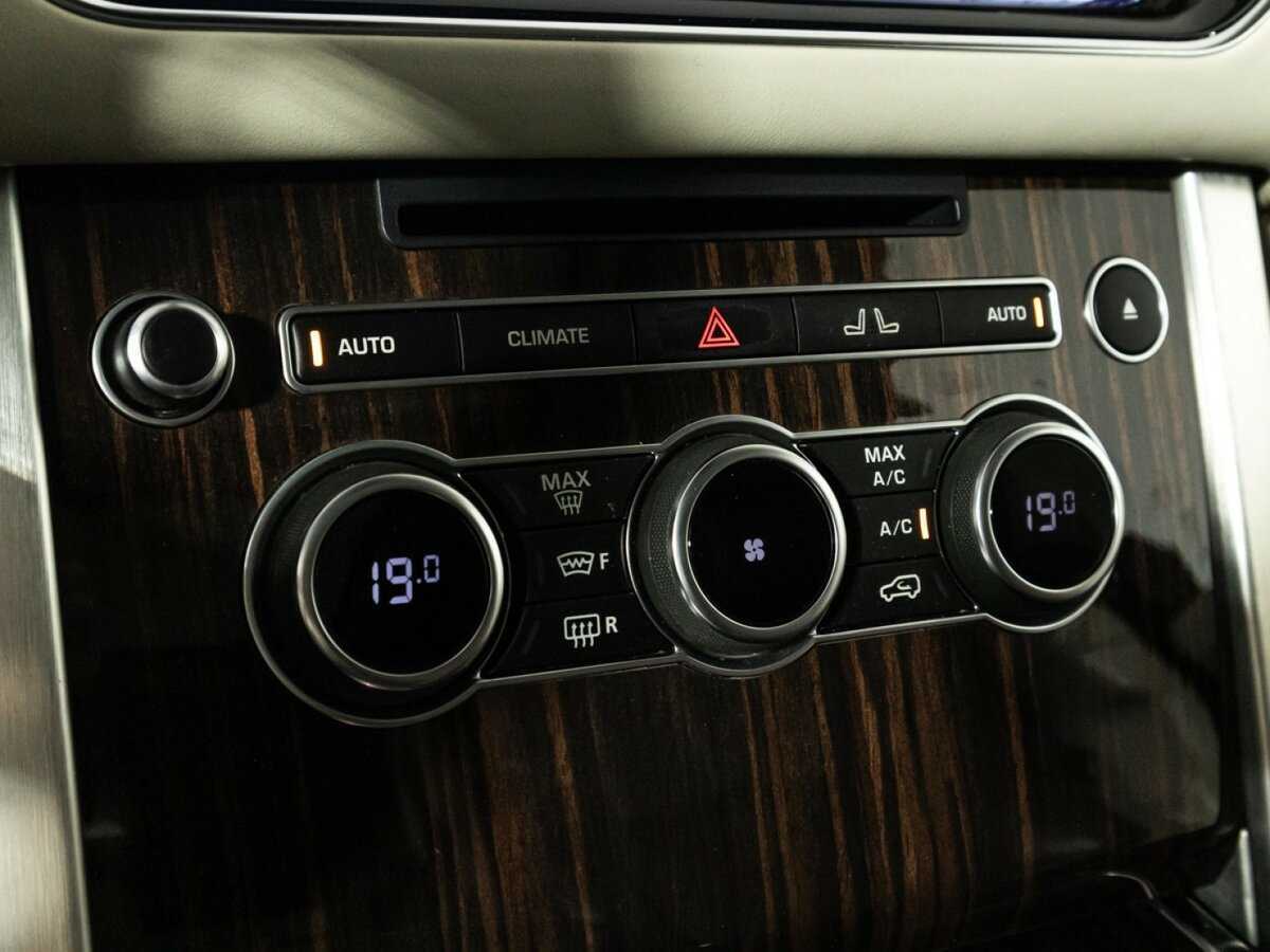 Land Rover Range Rover с пробегом — 2015 год. Фото: #21