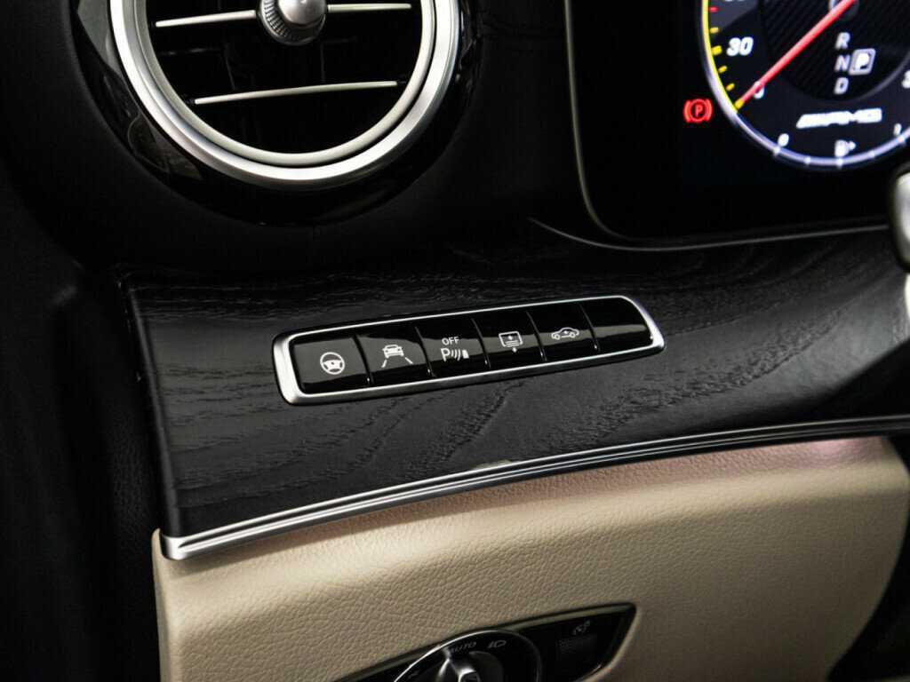 Mercedes-Benz E-Класс AMG с пробегом — 2018 год. Фото: #23