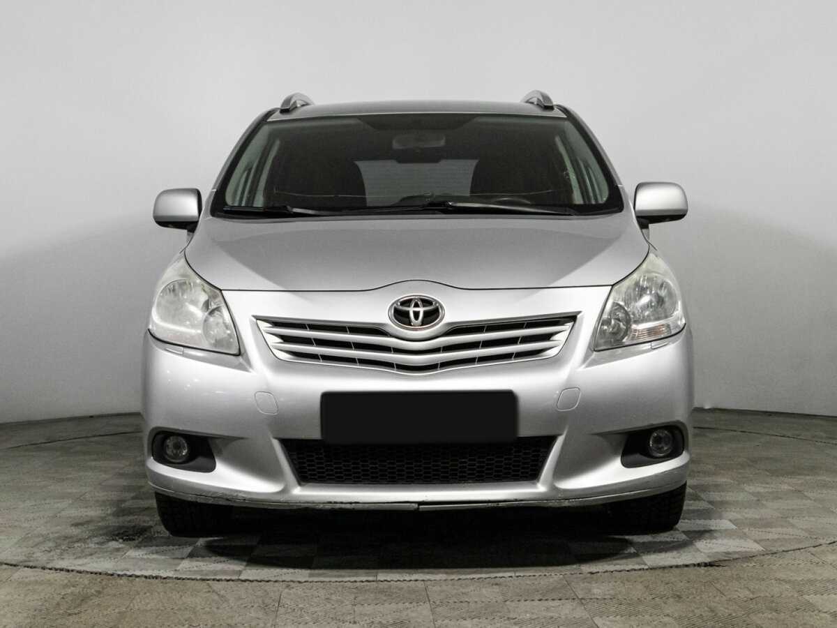 Toyota Verso с пробегом — 2011 год. Фото: #1