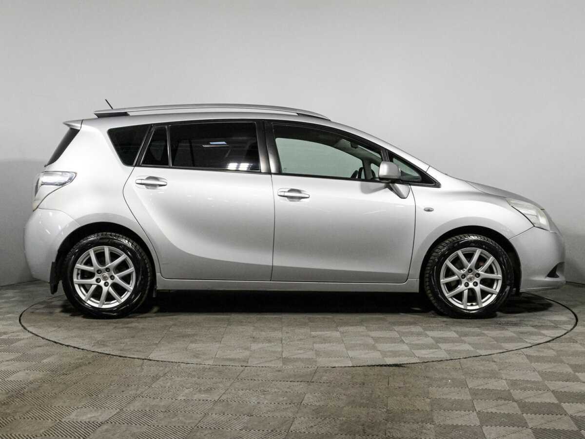 Toyota Verso с пробегом — 2011 год. Фото: #3