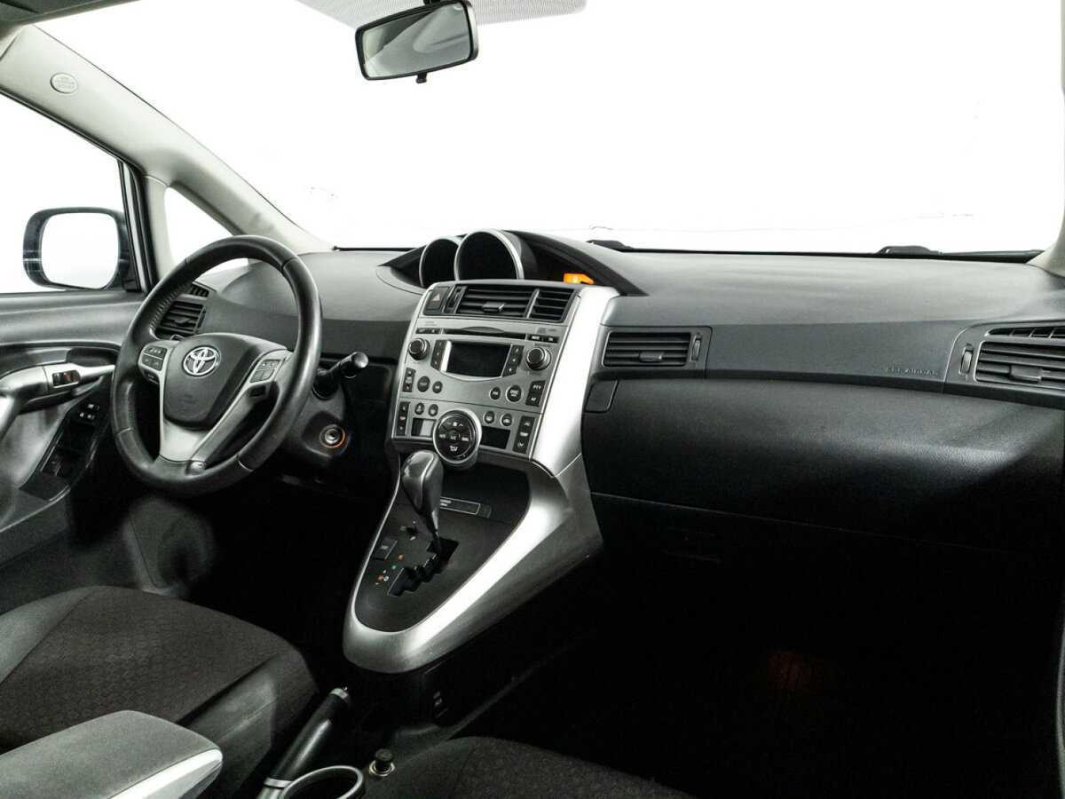 Toyota Verso с пробегом — 2011 год. Фото: #8