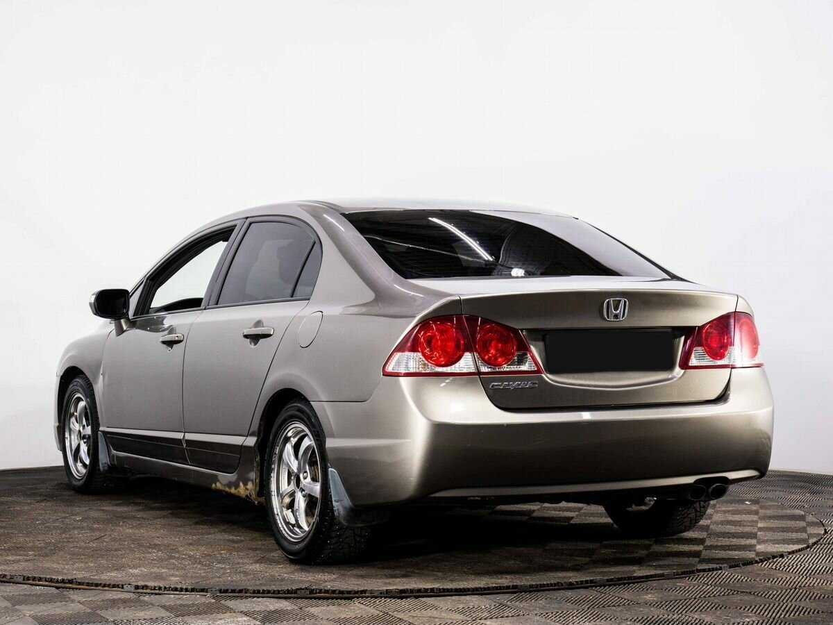 Honda Civic с пробегом — 2008 год. Фото: #3
