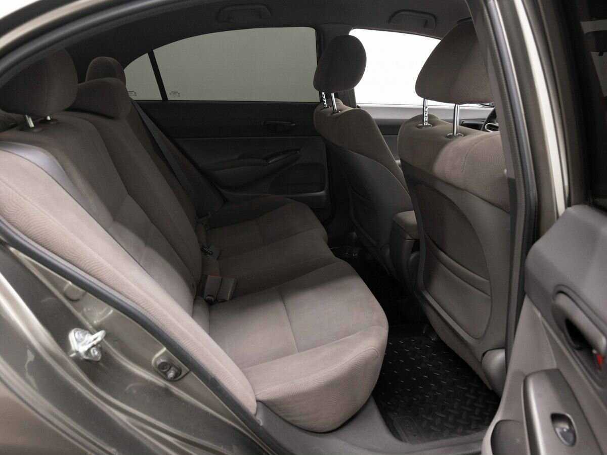 Honda Civic с пробегом — 2008 год. Фото: #9