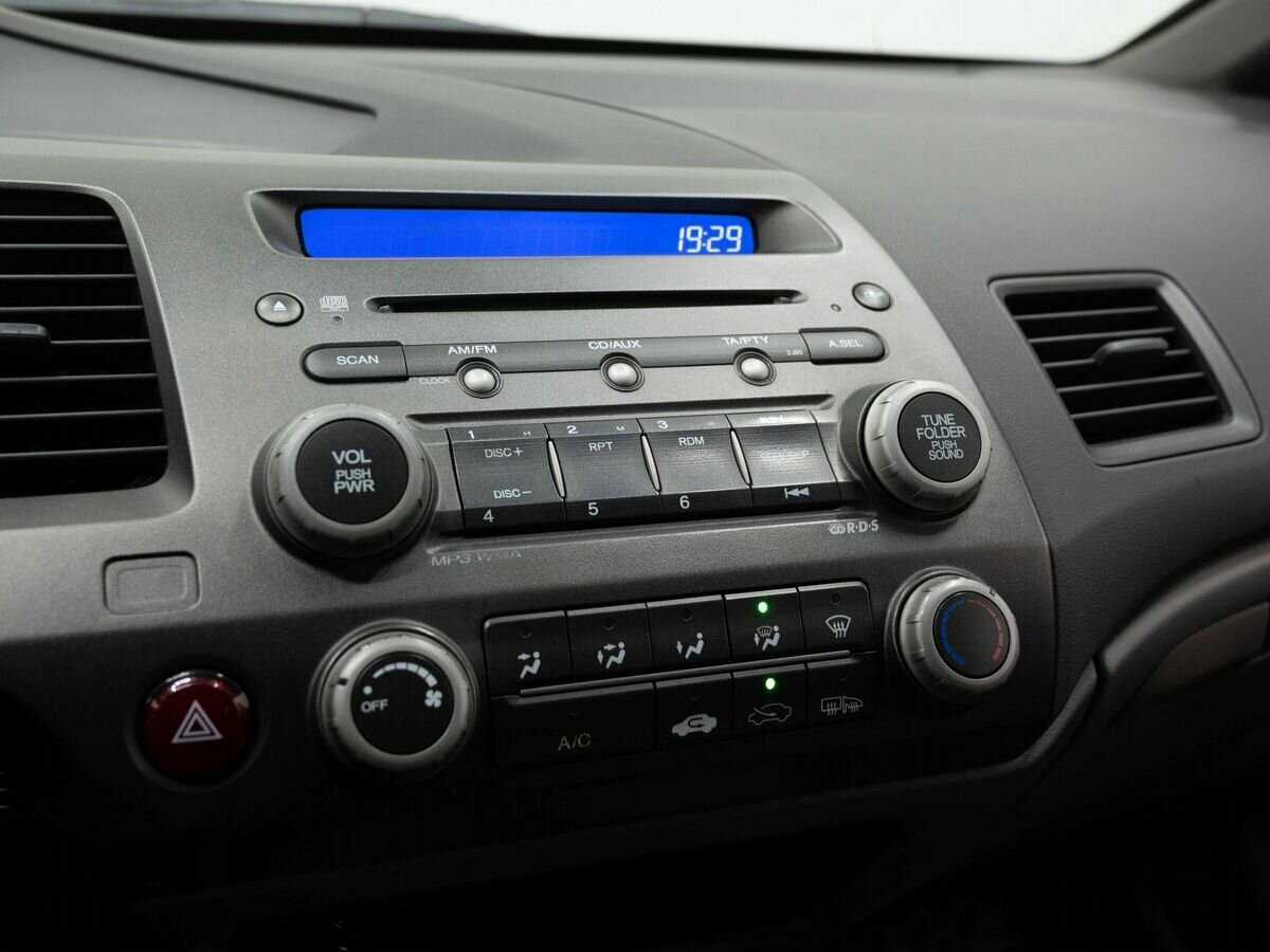 Honda Civic с пробегом — 2008 год. Фото: #17