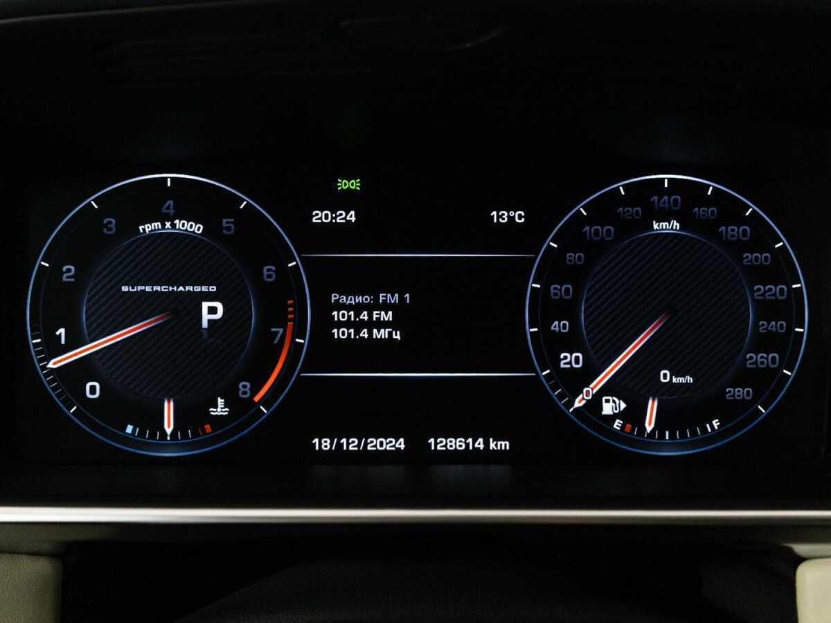 Land Rover Range Rover с пробегом — 2017 год. Фото: #9