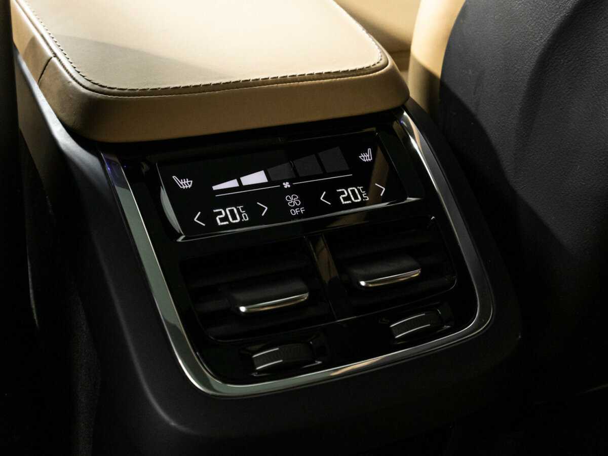 Volvo XC90 с пробегом — 2017 год. Фото: #16