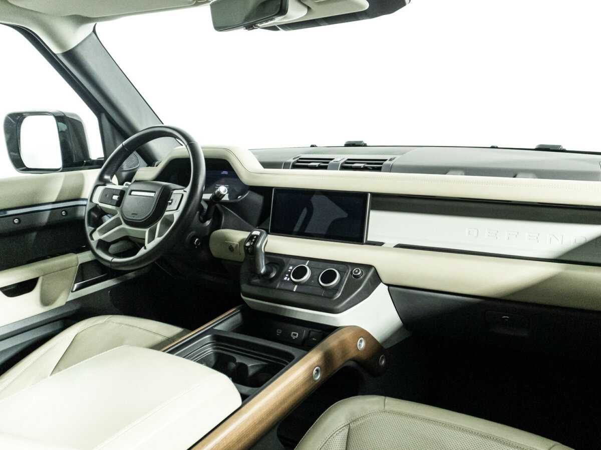 Land Rover Defender с пробегом — 2020 год. Фото: #8