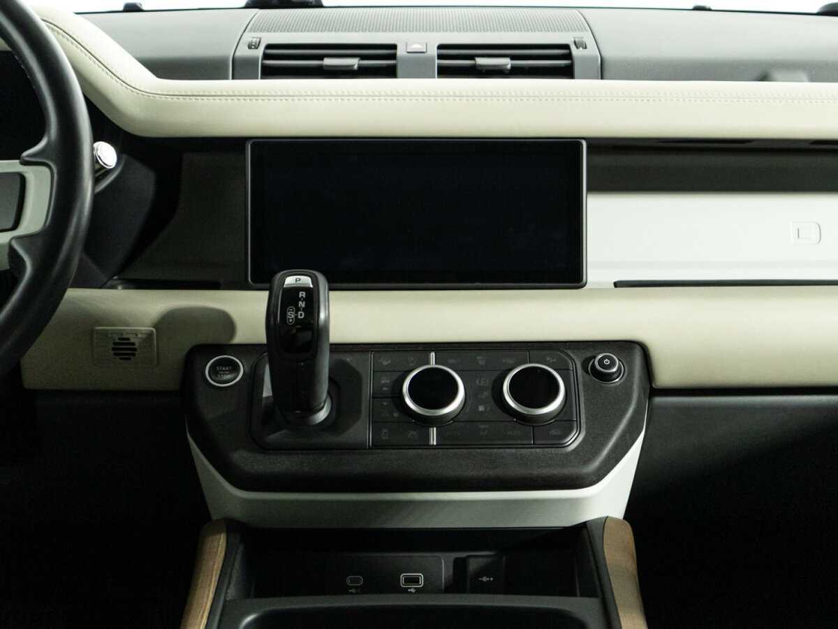 Land Rover Defender с пробегом — 2020 год. Фото: #13