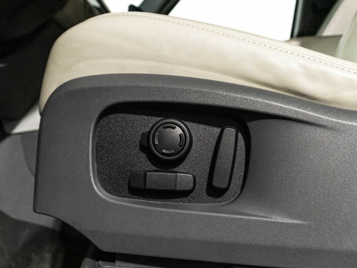 Land Rover Defender с пробегом — 2020 год. Фото: #15