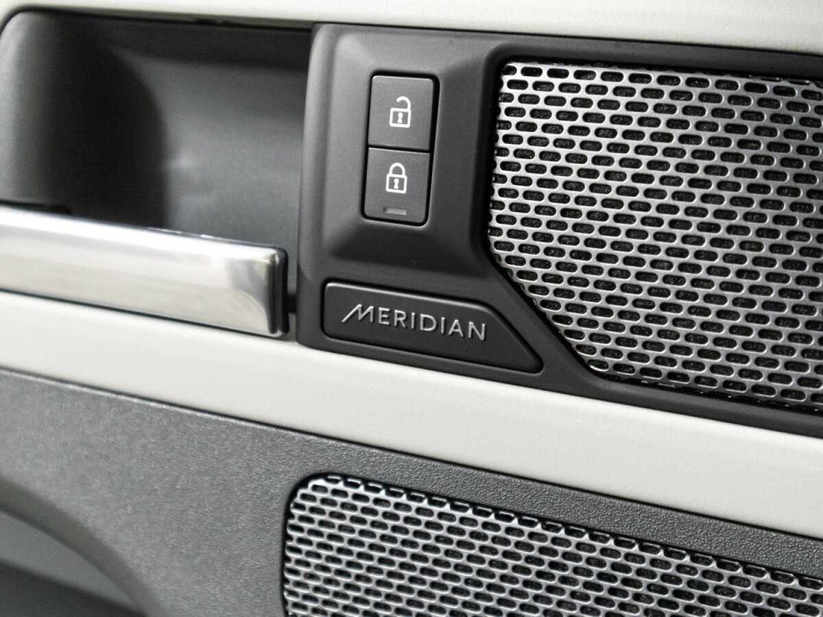 Land Rover Defender с пробегом — 2020 год. Фото: #17
