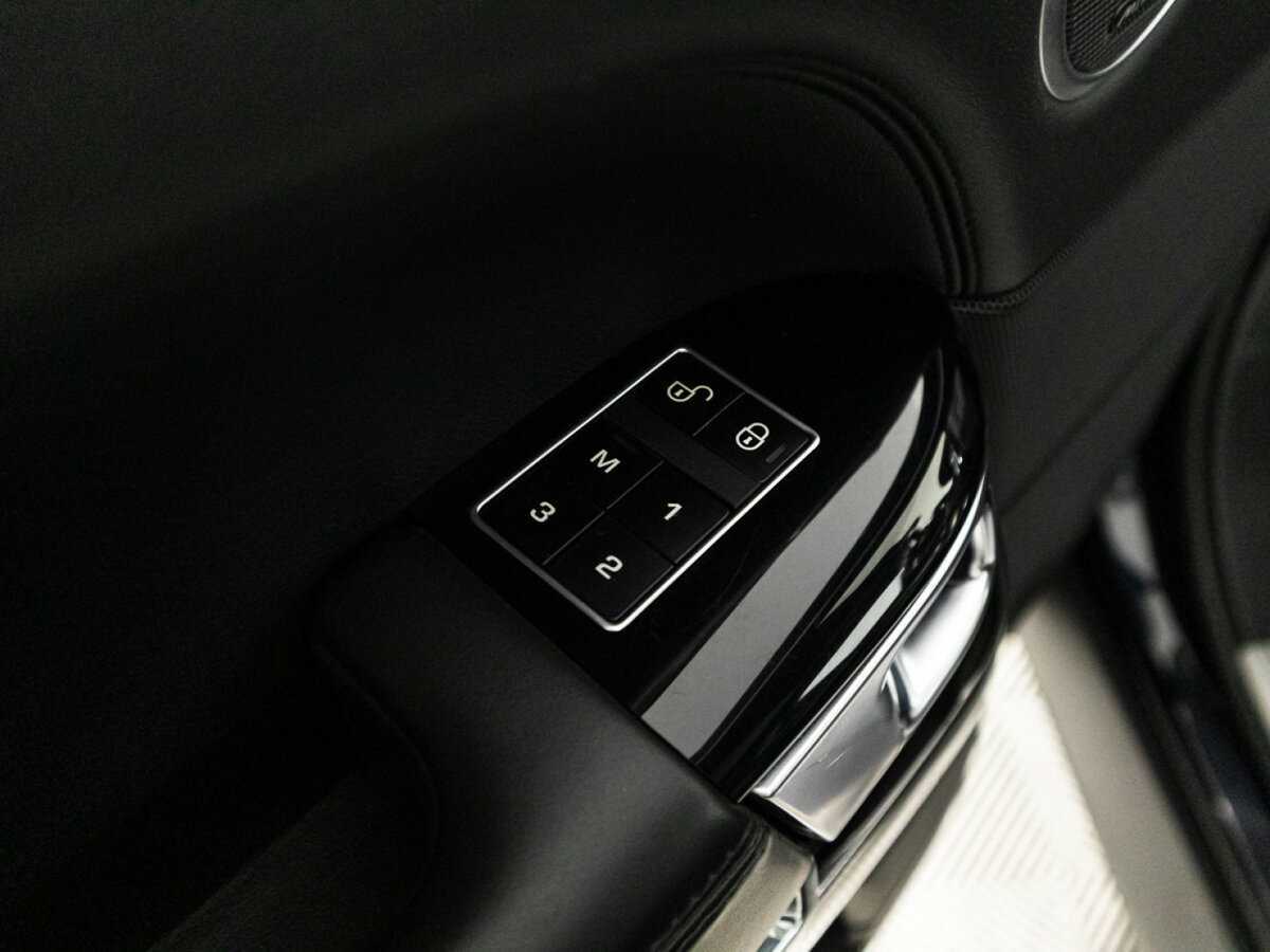 Land Rover Range Rover с пробегом — 2014 год. Фото: #18